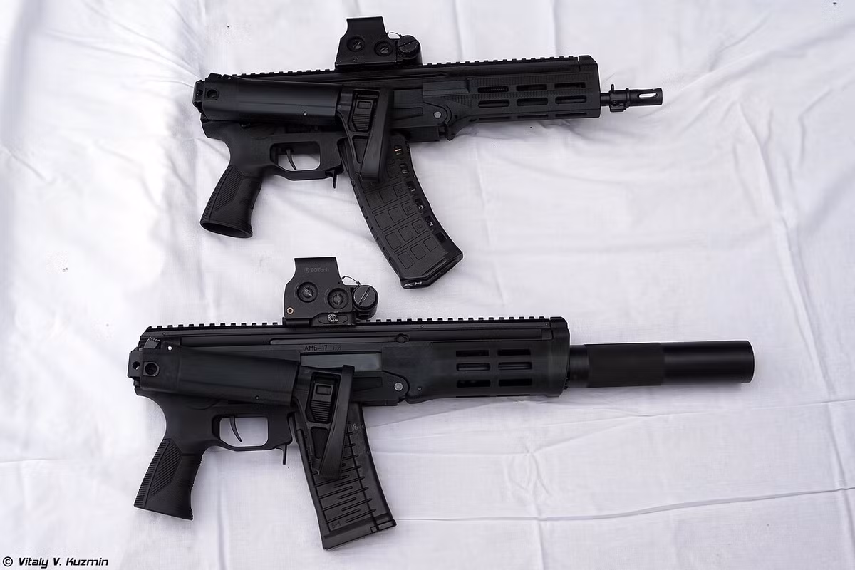 Đáng chú ý, cả hai khẩu này đều là sản phẩm của Tập đoàn Kalashnikov Concern được thiết kế tối ưu cho hoạt động tác chiến đô thị, khu vực đông dân cư. Nguồn ảnh: Vitaly-Kuzmin