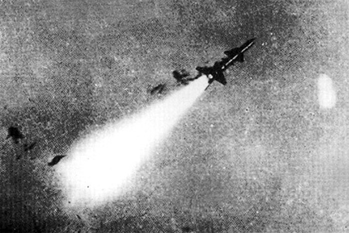Một trong những trận đánh điển hình "tiêu diệt" Shrike của bộ đội ta là vào ngày 29/8/1968 của Tiểu đoàn 67 (Trung đoàn 236). Đêm ngày hôm đó, trong lúc phóng tên lửa tấn công mục tiêu trên bầu trời Nghệ An, đơn vị phát hiện có tín hiệu Shrike phóng vào đài điều khiển. Nguồn ảnh: ANTD
