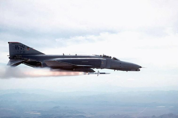 AGM-45 Shrike thời điểm bấy giờ là một trong những loại vũ khí mới và hiện đại nhất thế giới, mẫu tên lửa này vừa mới chỉ được đưa vào sử dụng không lâu thì được đem ngay tới Việt Nam. Nguồn ảnh: Global Security