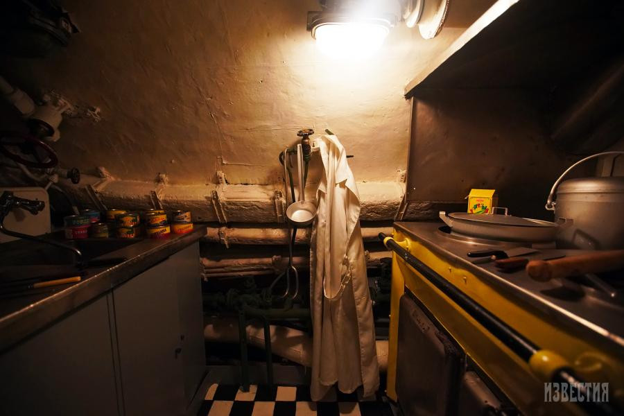 Khu vực bếp ăn của tàu ngầm. Ảnh: Izvestia