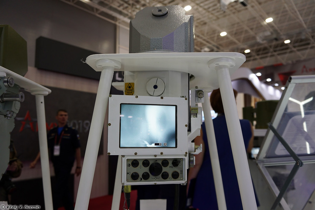 Màn hình hiển thị và bảng điều khiển 1PN-96MT. Khí tài này có thể tích hợp trên nhiều loại xe tăng, bao gồm cả T-55 hay T-62 hiện đại hóa. Nguồn ảnh: Vitaly-Kuzmin