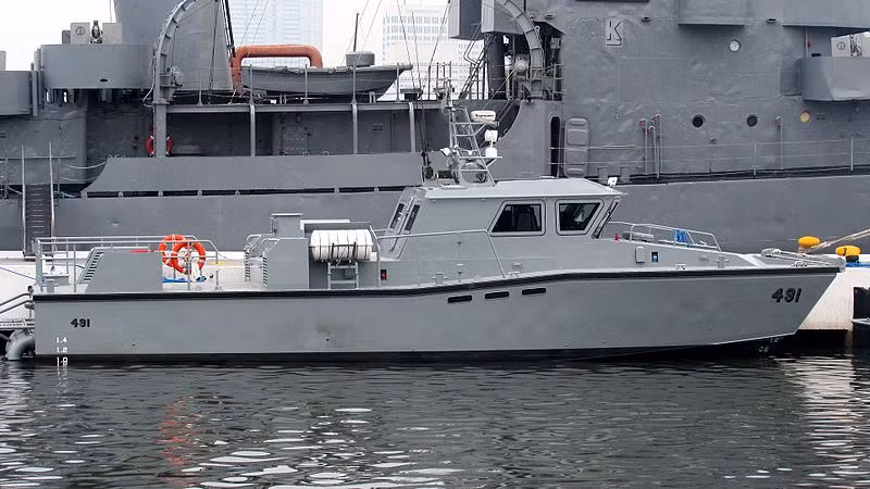 Hải quân Philippines cũng đang xúc tiến kế hoạch sản xuất thêm loạt tàu cao tốc đa năng MPAC có chiều dài 15m, trang bị súng máy và có thể chở 16 lính. Họ từng nêu tham vọng mong có 42 chiếc này trong tương lai gần, hiện Philippines đã nhận 9 chiếc. Nguồn ảnh: Wikipedia