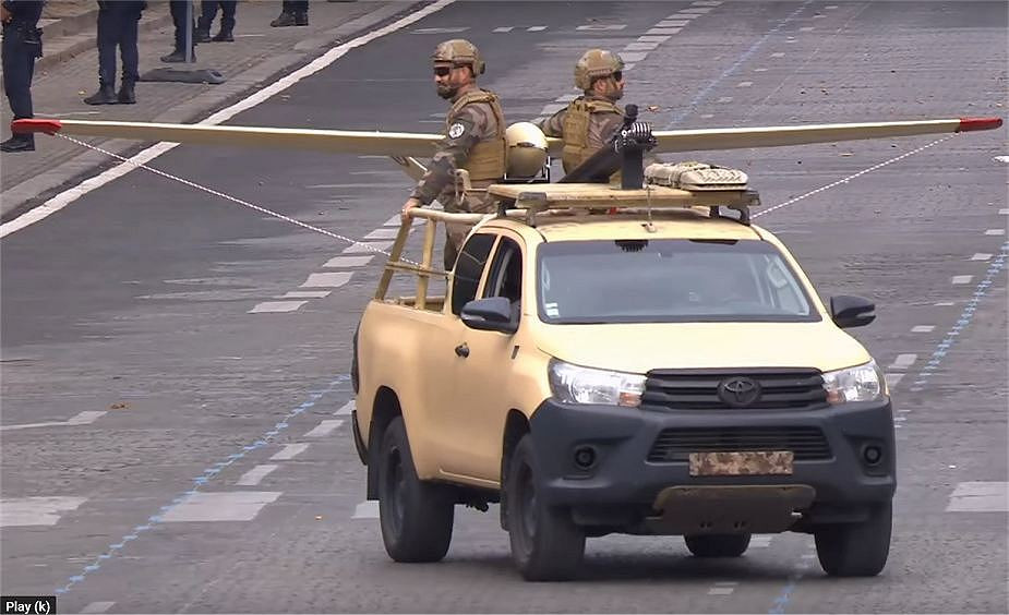 Xe phóng UAV Scorpio được thiết kế trên khung gầm xe bán tải Toyota với bệ phóng máy bay không người lái. Nguồn ảnh: Army Recognition