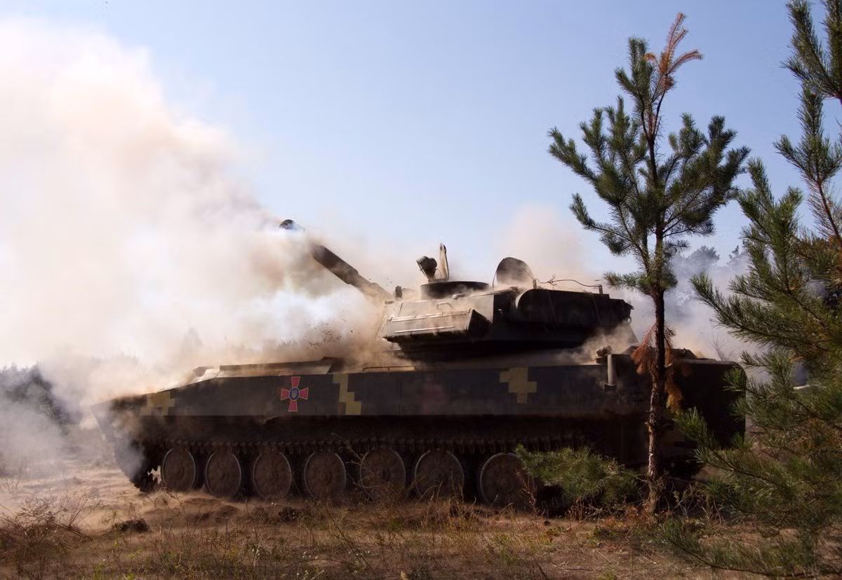 Thật khó hiểu vô cùng cách chi tiêu quốc phòng của Ukraine khi mua khí tài cũ thời Liên Xô trong khi "điên cuồng phát ngôn thù địch với nước Nga, xuyên tạc lịch sử". Đó là chưa kể nước này đang phát triển pháo tự hành riêng được tuyên bố là rất tiên tiến. Nguồn ảnh: Twitter