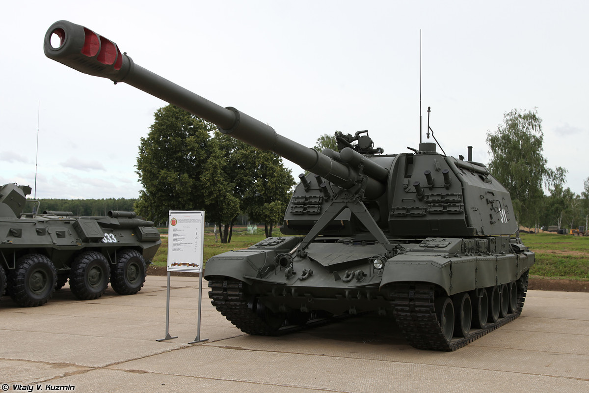 2S19M1 Msta-S là phiên bản cải tiến của khẩu pháo tự hành 2S19 Msta-S, nó ra mắt năm 2000 và gần như bản sản xuất hàng loạt đầu tiên, mang tính tiêu chuẩn của khẩu pháo di động mạnh nhất nước Nga này. Nguồn ảnh: Vitaly-Kuzmin