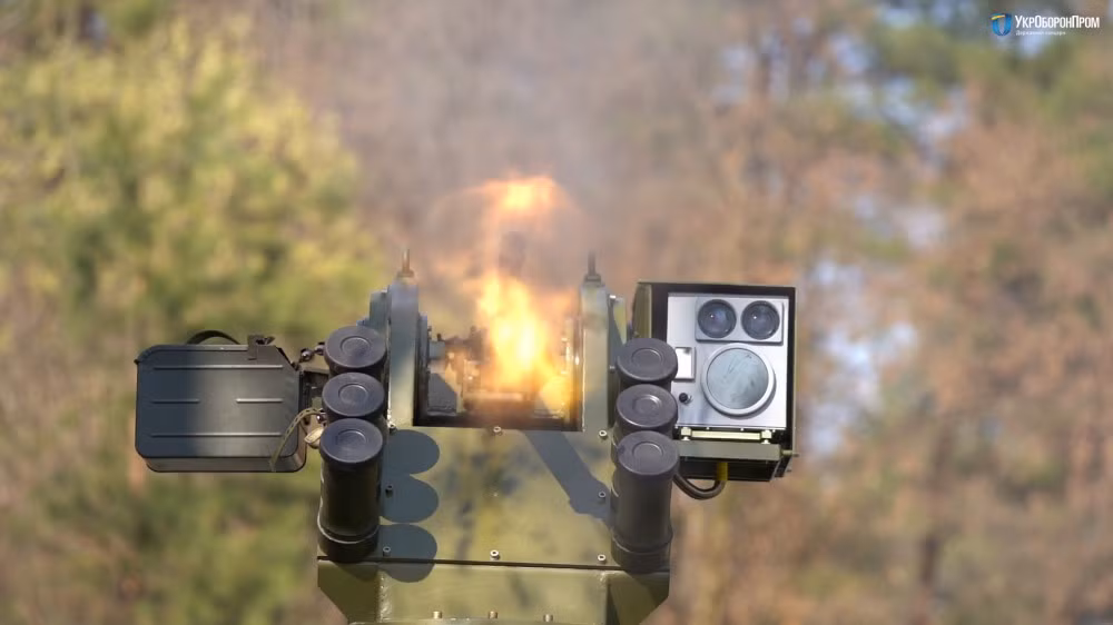 Cũng theo đại diện CNQP Ukraine, tùy theo yêu cầu của khách hàng, người ta có thể tích hợp các loại module chiến đấu trang bị cả tên lửa chống tăng. Miễn là có tiền! Nguồn ảnh: Ukroboronprom