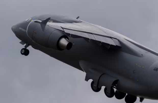 "An-178 phù hợp với chúng tôi trong tất cả tham số kỹ thuật. Nó sẽ được Cơ quan khẩn cấp Nhà nước sử dụng cho nhiệm vụ chữa cháy, tìm kiếm cứu nạn, cũng như cho các mục đích của Vệ binh Quốc gia từ vận tải tới chở quân đổ bộ. Đây là phương tiện vận tải quân sự cổ điển", ông Arsen Avakov cho biết thêm. Nguồn ảnh: Wikipedia