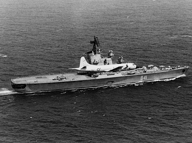 Chính thức ra đời năm 1959, đi vào phục vụ tháng 8/1962 và chỉ đúng 3 năm sau đó – năm 1965. Thời điểm mà Mỹ leo thang chiến tranh phá hoại miền Bắc và tích cực đàn áp phong trào giải phóng dân tộc ở miền Nam Việt Nam. Cũng như nhiều khí tài khác thời này, Mỹ nhanh chóng đem P-3 Orion triển khai tới Philippines và Việt Nam chuẩn bị cho các kế hoạch tối mật. Nguồn ảnh: Wikipedia