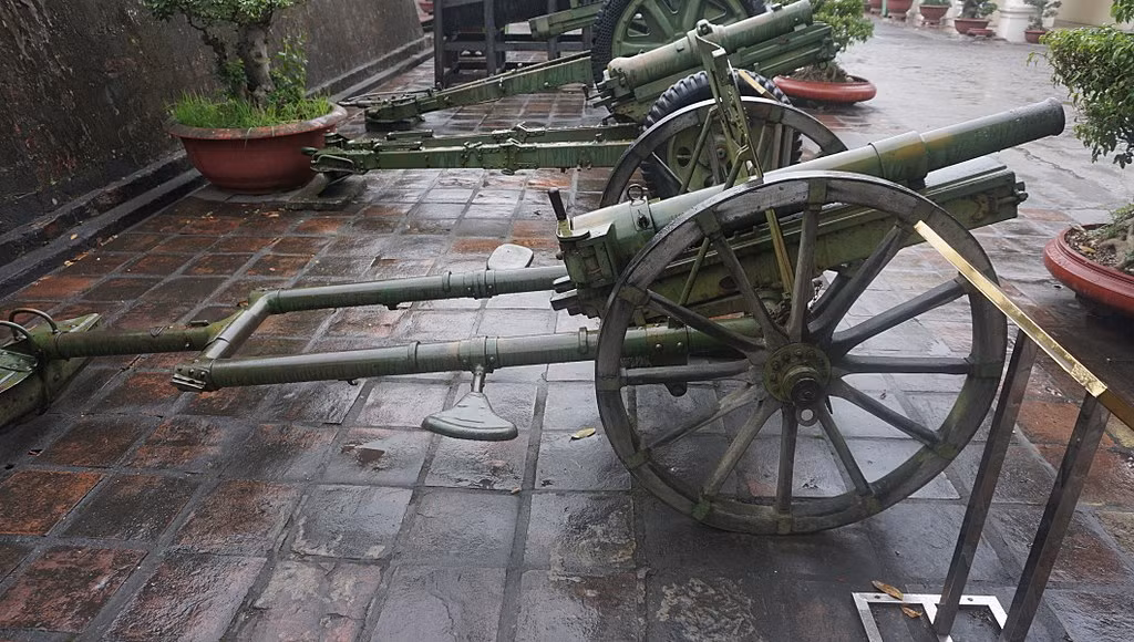 Sau này, trong các chiến dịch Việt Bắc 1947, Biên giới 1950 và cả chiến dịch Điện Biên Phủ 1954, chúng ta còn sử dụng rộng rãi khẩu sơn pháo 75mm Type 41 do Nhật sản xuất. Khẩu pháo chỉ nặng 544kg này đạt tầm bắn 7km. Nguồn ảnh: Wikipedia