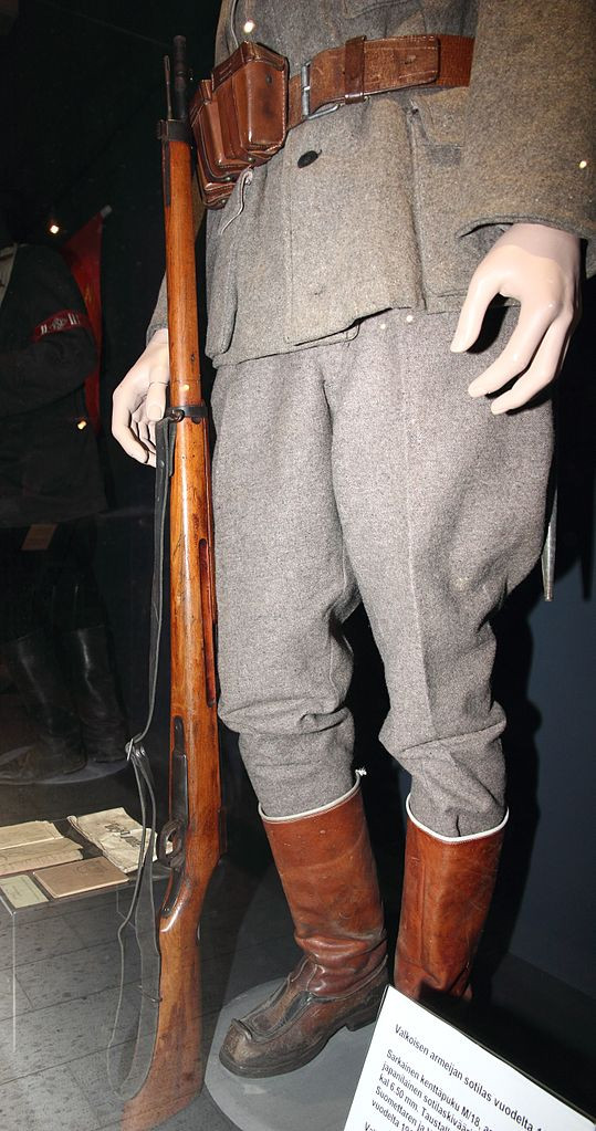 Khẩu này có kích thước khá nặng tới 4,19kg, dài 1,275m, sử dụng đạn 6,5x50mm Arisaka, tốc độ bắn 10-15 phát/phút, tầm bắn hiệu quả 366-457m, tầm bắn tối đa 2,37m, hộp tiếp đạn 5 viên. Nguồn ảnh: Wikipedia