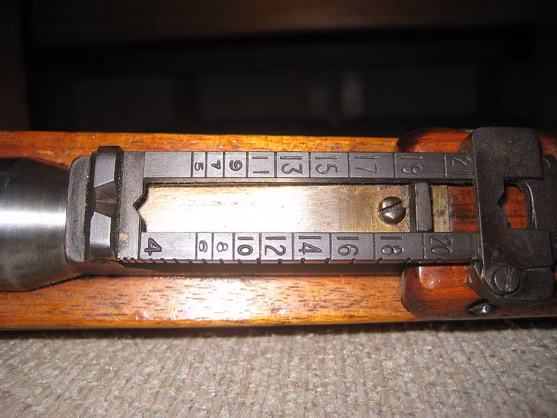 Cận cảnh thước ngắm súng trường Shiki 38 mà Việt Nam từng sử dụng. Nguồn ảnh: Wikipedia