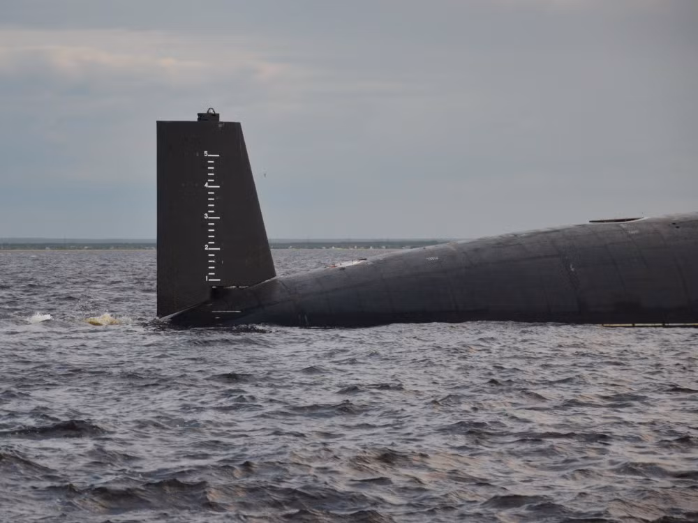 Theo các nguồn tin rò rỉ, đề án 955A Borei A cải tiến hệ thống liên lạc, cấu trúc thân với phần ngói chống dội âm và đặc biệt là hệ thống bánh lái nhằm tăng khả năng cơ động. Nguồn ảnh: forums.airbase.ru