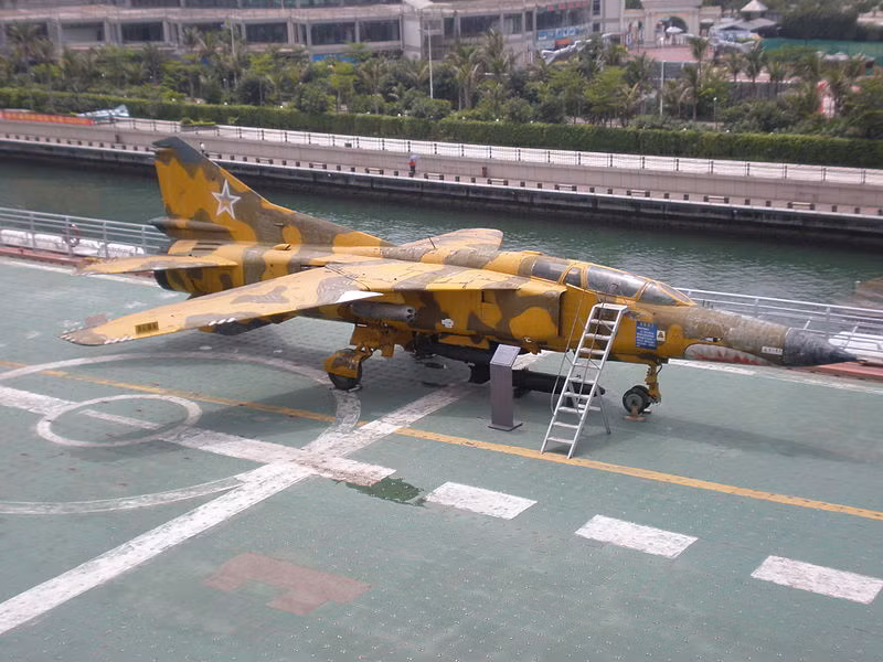 Tới thăm Minsk, khách tham quan hiện được chiêm ngưỡng cả tiêm kích đánh chặn MiG-23 vốn chỉ “quen cất cánh từ mặt đất”. Ảnh: Wikipedia