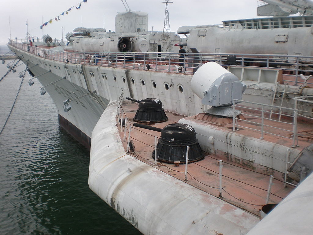 Đáng tiếc là tiềm lực của Nga sau 1991 quá yếu đã không thể duy trì hạm đội 4 tàu sân bay loại này. Nếu không, giờ họ không phải loay hoay lo đóng tàu sân bay trực thăng như kiểu Mistral của Pháp. Ảnh: Wikipedia