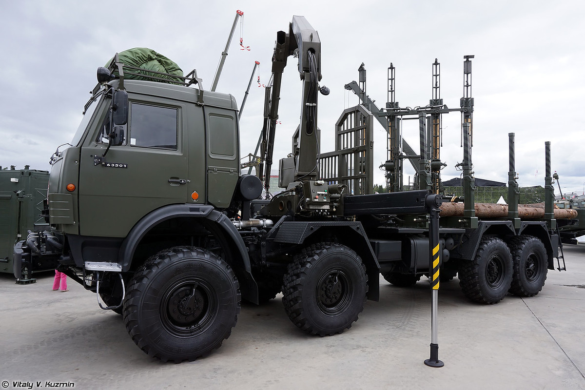 Xưởng cưa cơ động VMLK-1. Nguồn ảnh: Vitaly-Kuzmin