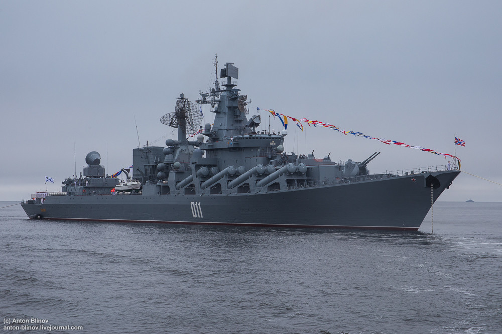 Soái hạm của Hạm đội Thái Bình Dương - tuần dương hạm tên lửa khổng lồ Varyag. Con tàu được mệnh danh là “sát thủ tàu sân bay” trang bị 16 tên lửa chống hạm mang đầu đạn hạt nhân P-1000 Vulcan. Ảnh: Anton-Blinov