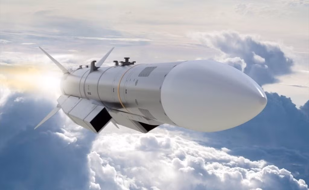 Tên lửa trang bị động cơ rocket kiểu phản lực tĩnh siêu âm cho tốc độ bay rất cao đến Mach 4, tầm bắn có thể vươn tới 100km. Nó được trang bị đầu tự dẫn radar chủ động pha cuối tiếp cận mục tiêu. Nguồn: Wikipedia