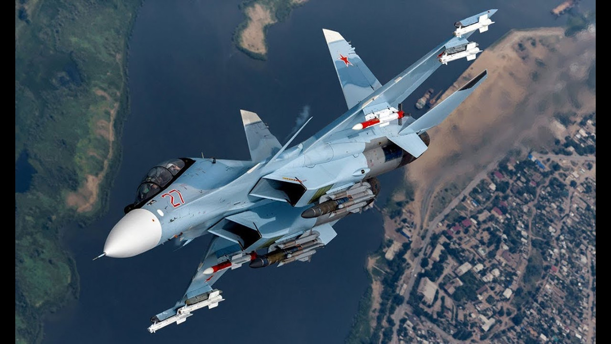 Cơ bản, Su-30SM mang được thứ gì thì Su-30MK2 mang được thứ đó từ tên lửa không đối không R-27/73/77 tới tên lửa không đối đất Kh-29/59 hay tên lửa chống hạm Kh-31A, bom có điều khiển KAB-500/1500.