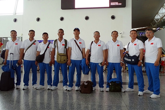 Theo thông tin mới nhất, có tổng cộng 23 đội tuyển tham gia môn thi bắn tỉa có chủ đề “Ranh giới xạ thủ” được Belarus đăng cai. Trước đó, các đội tuyển Nga, Trung Quốc, Mông Cổ, Bangladesh và Myanmar đã có mặt tại Brest. Tất cả các đội tuyển sẽ tập trung đông đủ vào 2 ngày tới. Sau khi ổn định nơi ăn ở, các đội tuyển sẽ làm thủ tục đăng ký, khám sức khỏe, thăm quan thao trường và nhận vũ khí trang bị chuẩn bị thi đấu. Nguồn ảnh: QĐND