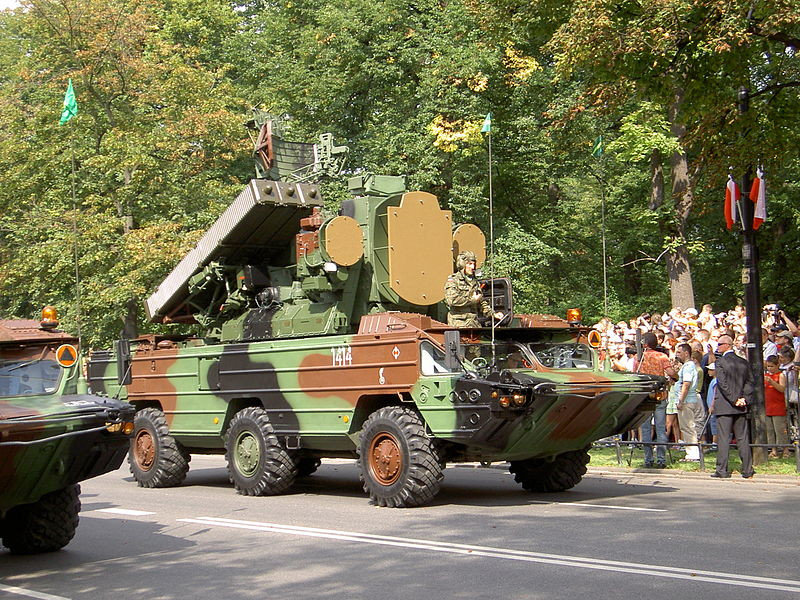 Trong ảnh là mẫu nguyên gốc tổ hợp tên lửa phòng không tầm thấp, cự ly ngắn, cơ động cao 9K33 Osa (NATO gọi là SA-8 Gecko) do Liên Xô sản xuất từ năm 1972, khoảng 1.200 xe chiến đấu đã được sản xuất tới tận năm 1988. Nguồn ảnh: Wikipedia