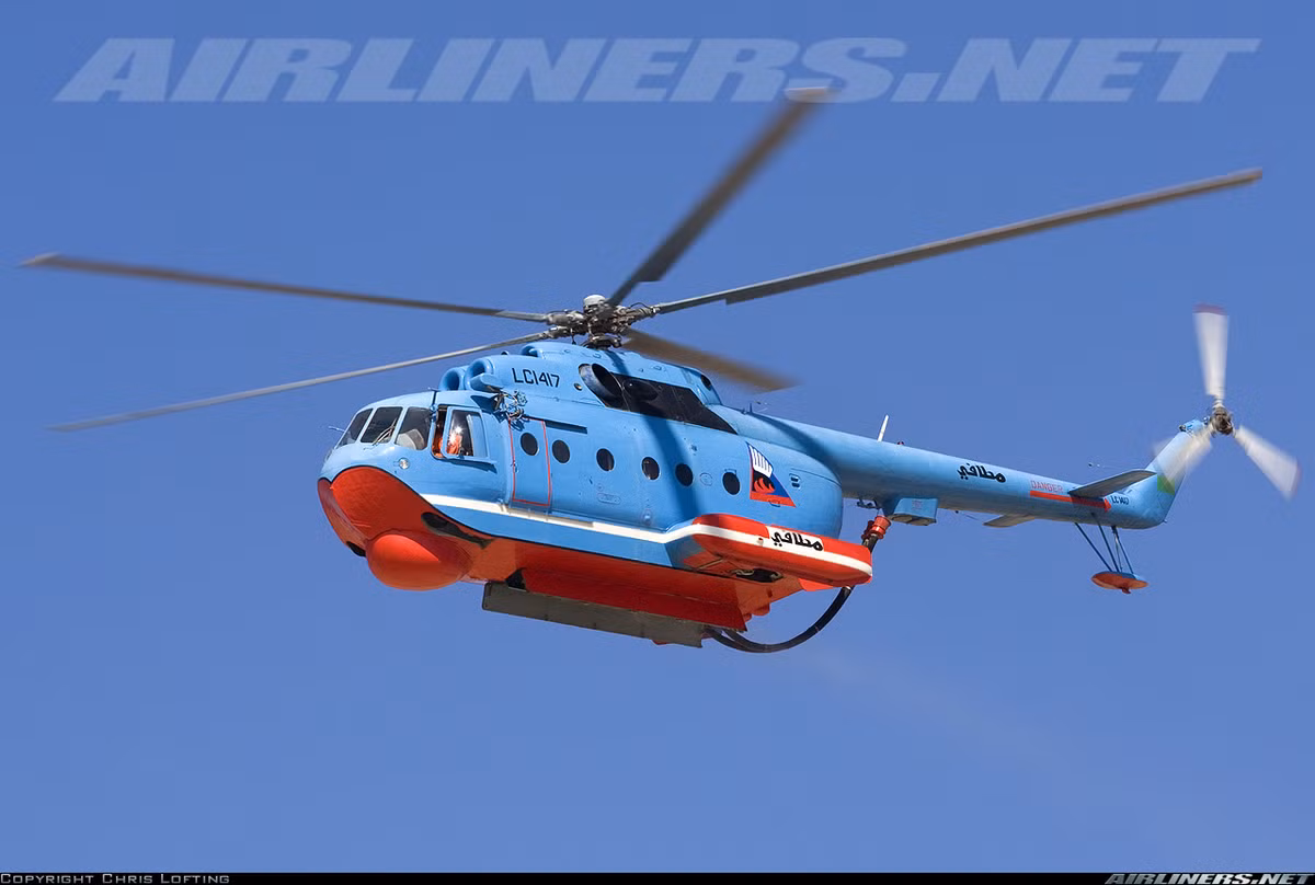 Còn nhớ vào năm 1992, sau khi Liên Xô sụp đổ, Mỹ và NATO đã ép Nga phải bỏ luôn trực thăng Mi-14 vì lo sợ sự nguy hiểm trong vai trò tác chiến chồng ngầm của loại máy bay này. Lưu ý là mới đây, Nga từng có ý định hồi sinh trực thăng Mi-14 bởi tham số kỹ chiến thuật của nó vẫn vượt trội so với dòng Ka-27 hiện tại. Nguồn ảnh: Airliners.net