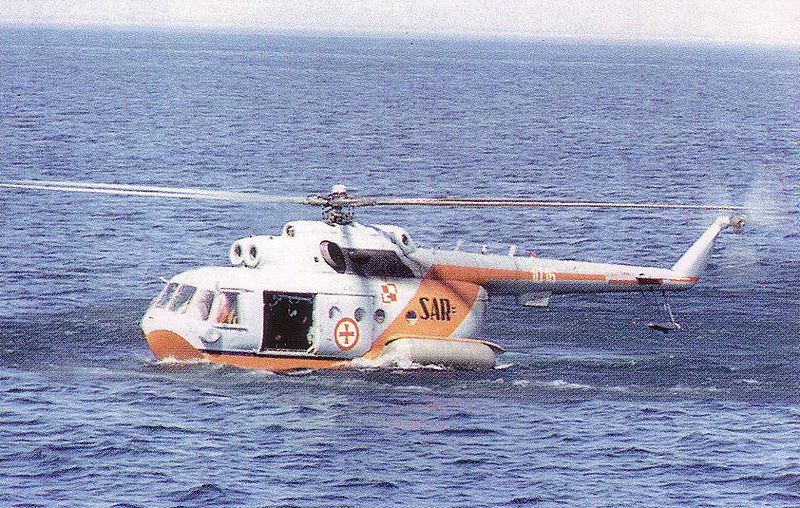 Đáng chú ý, so với Ka-27, Mi-14 với thiết kế phần thân như đáy thuyền cho phép nó hạ cánh dễ dàng trên mặt biển. Đây là một khả năng mà không nhiều trực thăng hải quân trên thế giới làm được. Nguồn ảnh: Airliners.net
