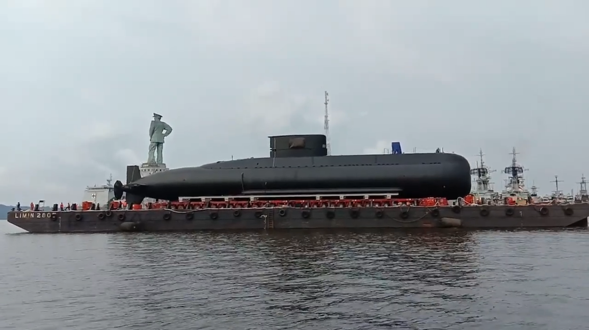 Tàu ngầm tấn công Type 209 có lượng giãn nước 1.200-1.400 tấn, dài 56m, thủy thủ đoàn 33 người. Nguồn ảnh: PT PAL