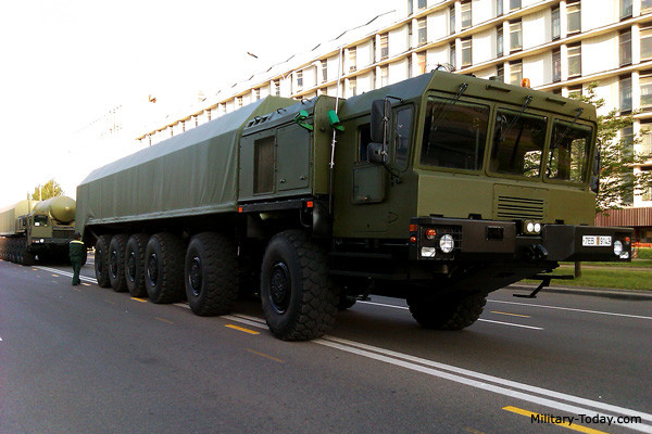 Trong tương lai gần, RVSN vẫn sẽ duy trì RS-24 Yars và có thể bổ sung thêm RS-26 Rubezh ở tầm xa (khoảng 5.000-6.000km). Tên lửa dùng động cơ nhiên liệu rắn, mang được 4 đầu đạn hạt nhân. Nguồn ảnh: Military Today