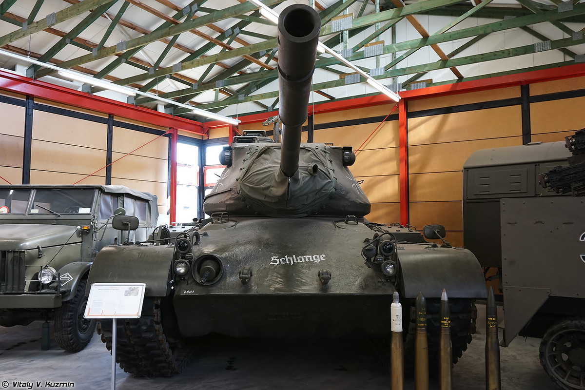 Đóng vai trò chủ lực ở tuyến đầu là các dòng tăng hạng trung M47, M48 Patton. Nguồn ảnh: Vitaly-Kuzmin