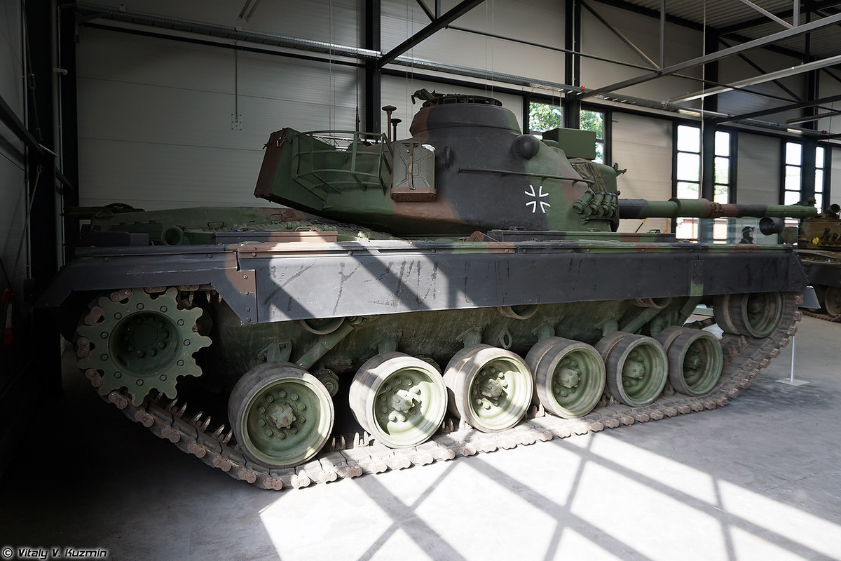 Trong giai đoạn từ 1978-1980, Tây Đức thực hiện gói nâng cấp lớn cho 650 chiếc M48A2C lên chuẩn M48A2GA2 với một loạt sửa đổi để có thể đối phó hiệu quả với tăng T-62, T-72 của Đông Đức. Nguồn ảnh: Vitaly-Kuzmin