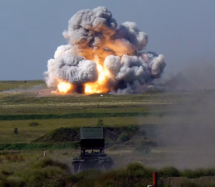 Thậm chí, sức mạnh của đạn nhiệt áp còn tương đương với vũ khí nguyên tử, nhưng không phát ra phóng xạ. Nguồn ảnh: Wikipedia