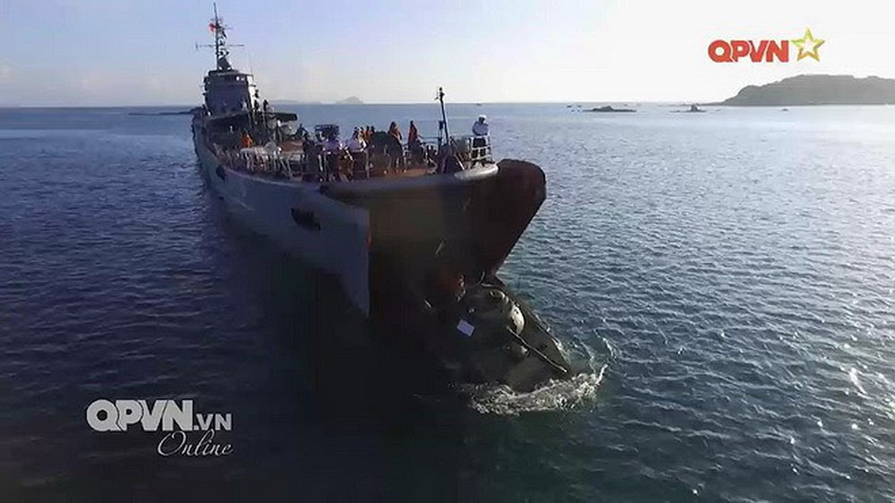 Lớp tàu có lượng giãn nước tiêu chuẩn 795 tấn, toàn tải 847 tấn, dài 75,15m, rộng 9,02m, mớn nước 2,07m, tốc độ hành trình 18 hải lý/h, tầm hoạt động khoảng 3.200km, dự trữ hành trình 5 ngày với thủy thủ đoàn 34 người. Ảnh: QPVN