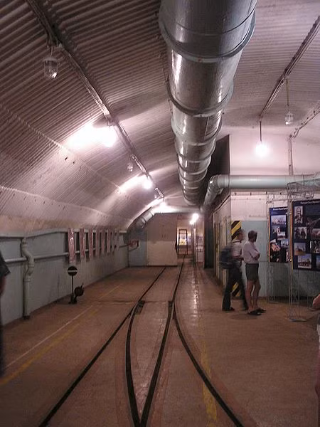 Năm 2014 khi vùng đất này được sáp nhập vào Liên bang Nga, chính quyền Moscow tiếp tục duy trì hiện trạng của bảo tàng, nhưng có nguồn tin cho rằng có thể trong tương lai Hải quân Nga sẽ tái thiết căn cứ ở Balaklava. Nguồn ảnh: Wikipedia