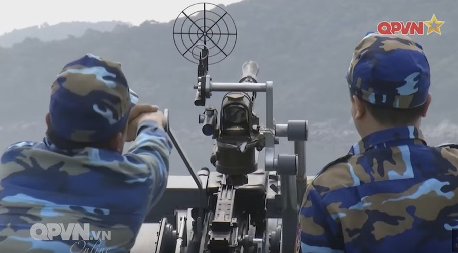 Tầm bắn hiệu quả của súng 14,5mm khoảng 2,5km, tầm bắn xa nhất 4km. Ảnh: QPVN