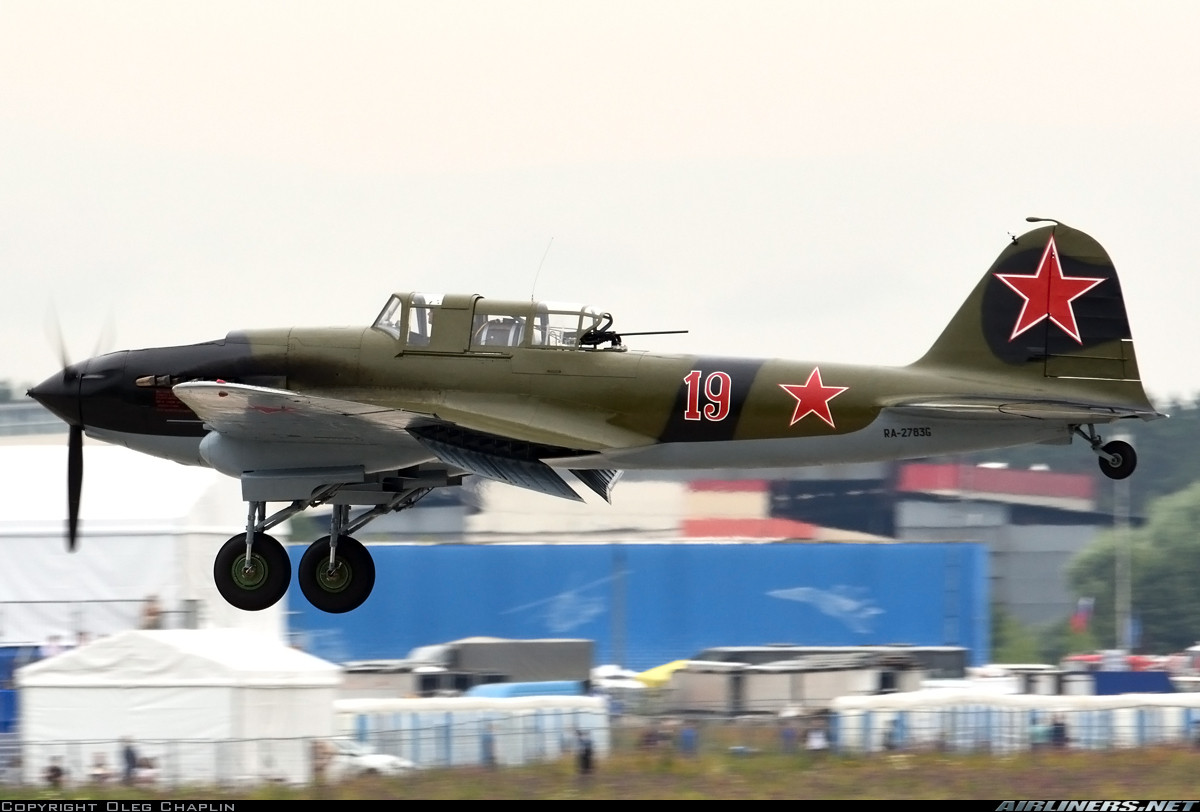 Cụ thể, theo các tài liệu được công bố, chiếc Il-2 do phi công V.M. Skopintsev bị bắn rơi vào tháng 11/1943. Phi công lúc đó đã cố gắng hạ cánh xuống mặt băng, người này cùng xạ thủ đã thoát thân an toàn trong khi chiếc Il-2 chìm xuống dưới đáy hồ Krivoye, vùng Murmansk. Nguồn ảnh: Airliners.net