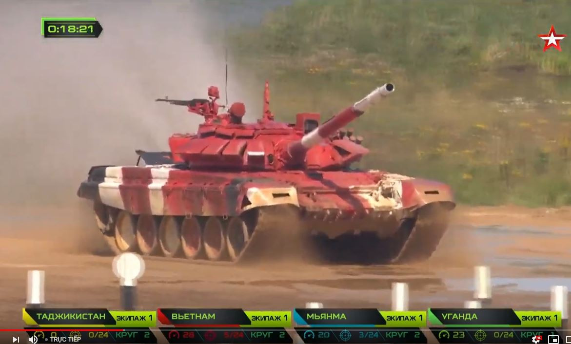 Cụ thể, mỗi đội phải cử 3 kíp xe thi đấu theo kiểu “tiếp sức”, mỗi kíp thi 4 vòng và mỗi vòng phải bắn 8 mục tiêu (gồm 2 bia súng máy 12,7mm; 3 bia dùng súng 7,62mm và 3 bia dùng pháo 125mm). Đặc biệt, tất cả 3 kíp xe phải cùng thi đấu trên một chiếc xe tăng. Nguồn ảnh: Tzvezda