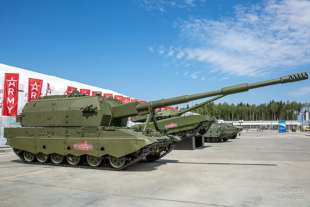 Pháo tự hành hạng nặng 2S35 Koalitsiya được nâng cấp sâu từ khẩu 2S19 Msta-S thời Liên Xô. Pháo có tốc độ bắn nhanh hơn hẳn so với 2S19, bắn chính xác hơn. Nguồn ảnh: SAID AMINOV