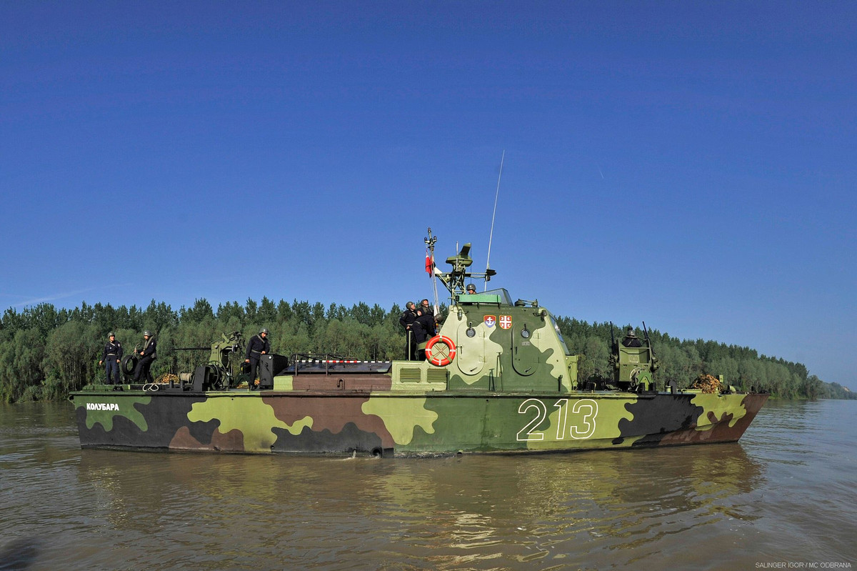 Tàu tuần tiễu Type 20 được đóng bằng vỏ nhôm, tốc độ khá cao, thủy thủ đoàn 30 người, đuôi tàu có một ụ pháo 20mm một nòng. Nguồn ảnh: Bộ Quốc phòng Serbia