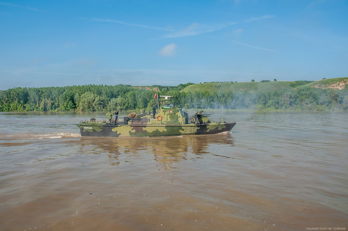 Trong ảnh là tàu tuần tiễu đường sông Type 20 Biscaya được đóng dưới thời Tiệp Khắc từ những năm 1980 theo thiết kế tàu tuần tra lớp Rhine của Mỹ. Nguồn ảnh: Bộ Quốc phòng Serbia