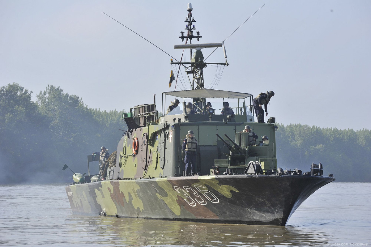 “Chiến hạm” lớn nhất Serbia là tàu quét thủy lôi lớp Nestin, nó được trang bị 2 ụ pháo 20mm M71 hoặc M75. Nguồn ảnh: Bộ Quốc phòng Serbia