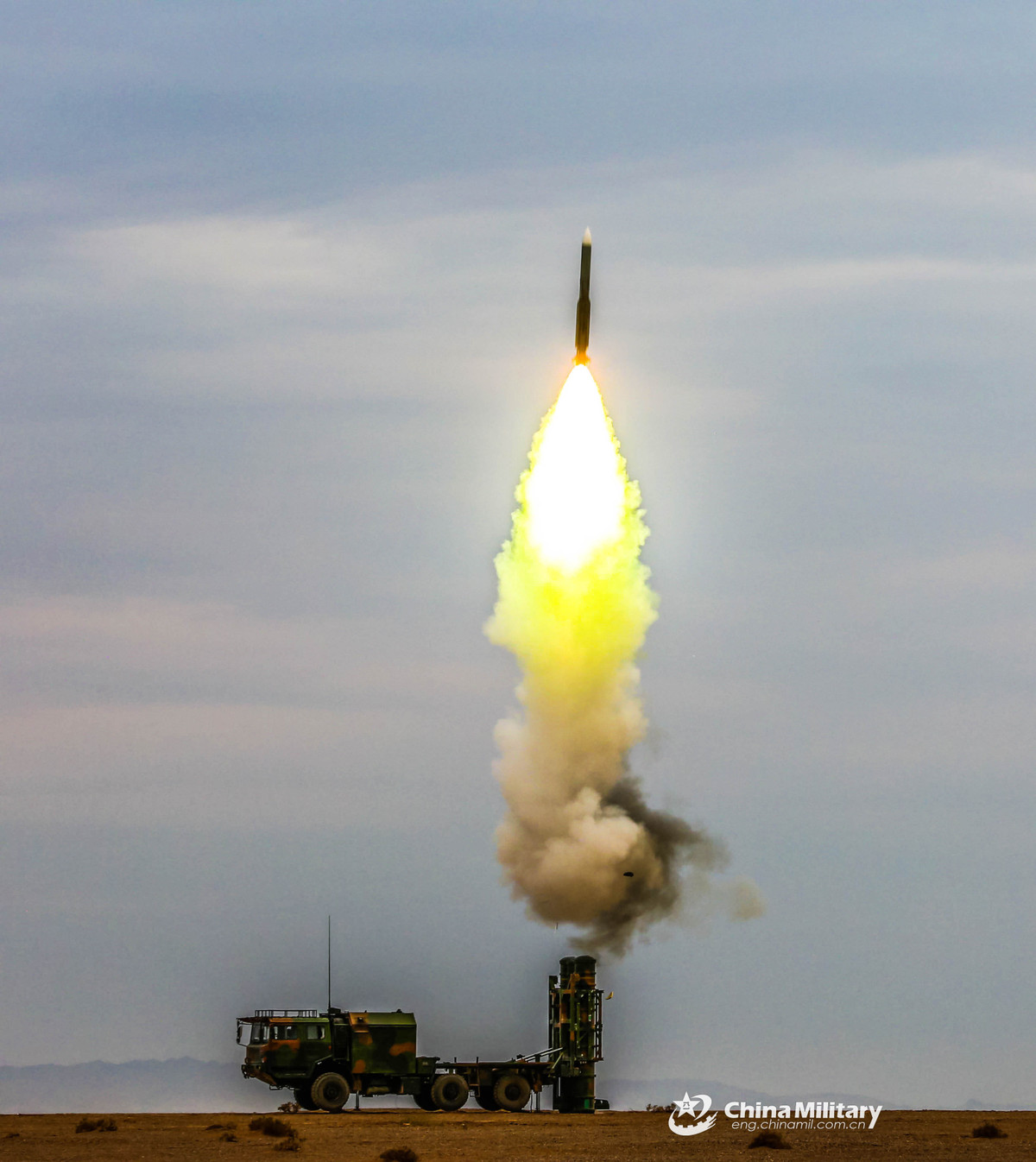 Đạn tên lửa HQ-16 có tầm bắn tối đa khoảng 40km, nhưng chỉ tiêu diệt được tên lửa hành trình ở cự ly khoảng 3,5-18km, tầm cao tác xạ mục tiêu lên tới 18km, tỉ lệ đánh chặn một đạn - một máy bay khoảng 85%. Nguồn ảnh: China Military