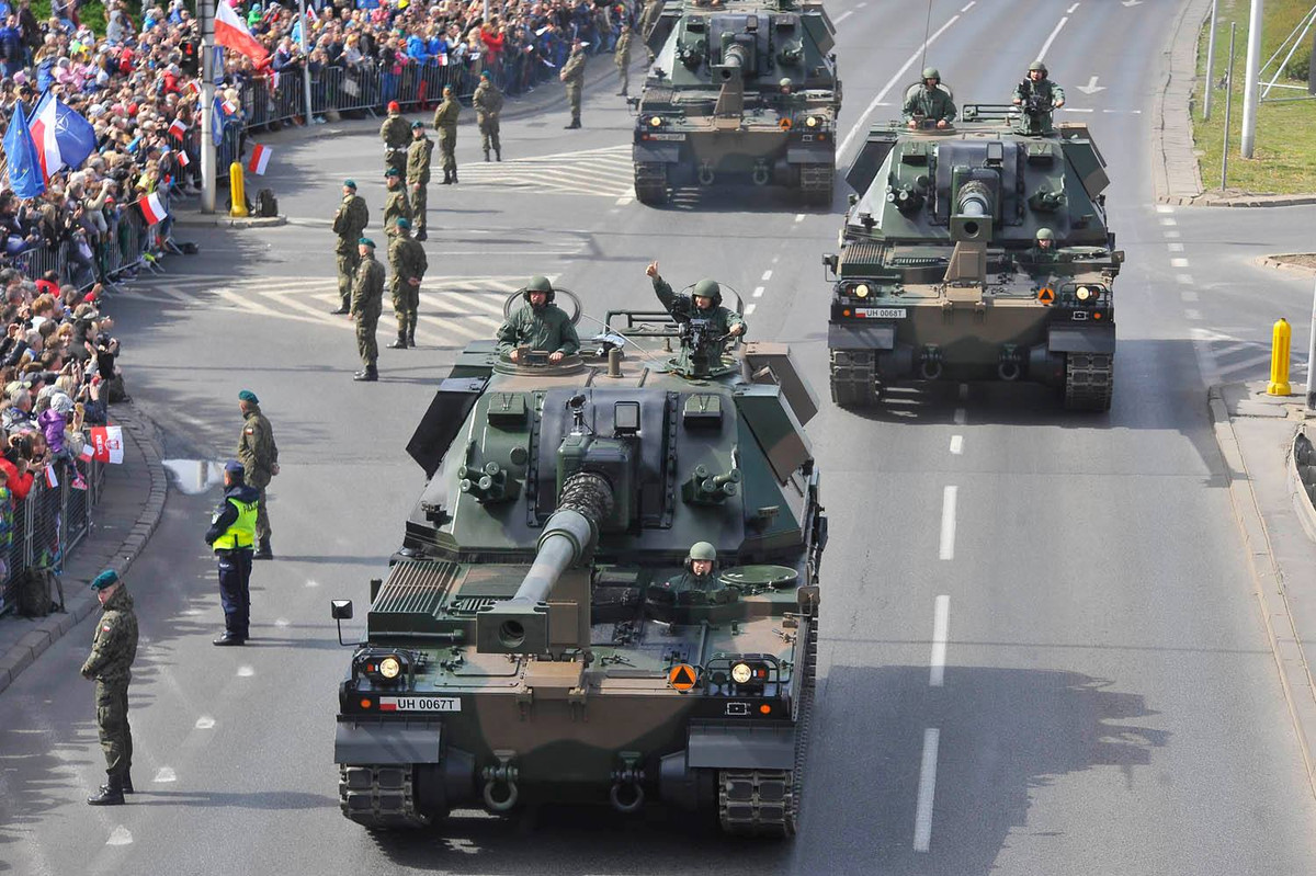 Pháo tự hành Krab 155mm do Ba Lan tự phát triển, hiện họ có 96 khẩu. Nguồn ảnh: Bmpd