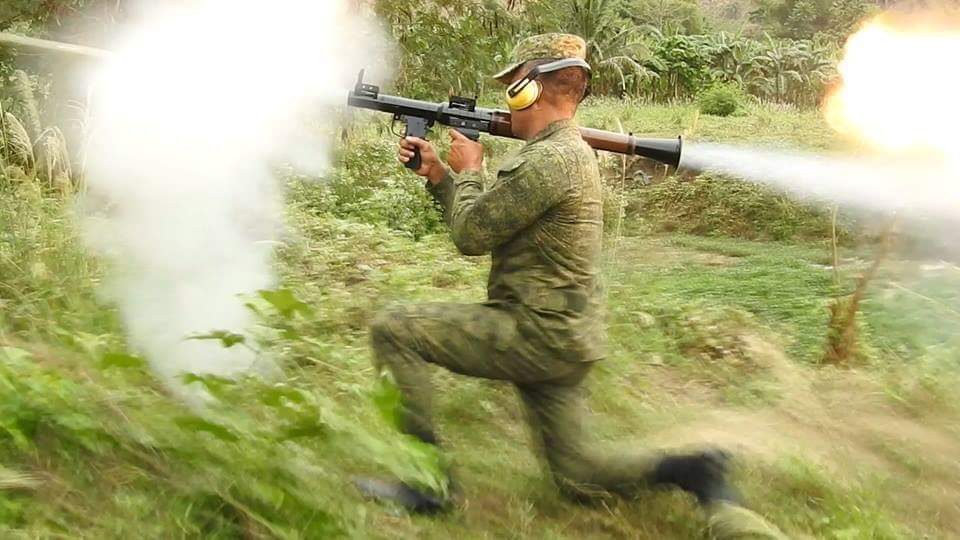 "Quân đội Philippines đang mong đợi chuyến tàu hàng chở các lô súng phóng lựu chống tăng RPG-7V2 do Nga sản xuất sẽ cập cảng trong vài ngày tới", Bộ Quốc phòng Philippines cho hay. Nguồn ảnh: MaxDefense