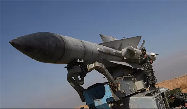 Dẫu sao tấn thảm kịch đã phết một “vết nhơ khó gột sách” trong lịch sử chẳng mấy vẻ vang tổ hợp phòng không S-200 – niềm mơ ước một thời trên thế giới. Nguồn ảnh: fars news