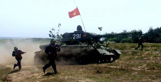 Mà hiện nay, Việt Nam chúng ta vẫn duy trì tốt xe tăng hạng trung T-34 cho các hoạt động huấn luyện và sẵn sàng chiến đấu. Thế nên để duy trì các thiết bị cơ khí SU-100 hoạt động tốt là điều trong tầm tay. Nguồn ảnh: QĐND