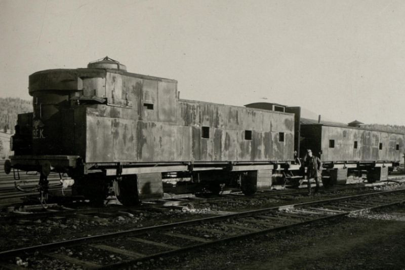 Từ đó, tàu bọc thép nhanh chóng phổ cập trên khắp thế giới, được sử dụng bởi nhiều lực lượng quân sự và trong nhiều cuộc chiến. Thậm chí là cả hai cuộc đại chiến thế giới thứ nhất (1914-1918) và thứ 2 (1939-1945), tàu bọc thép có mặt ở khắp nơi, tung ra “bão lửa” càn quét mọi binh sĩ khắp mặt trận. Ảnh: Arms-Expo