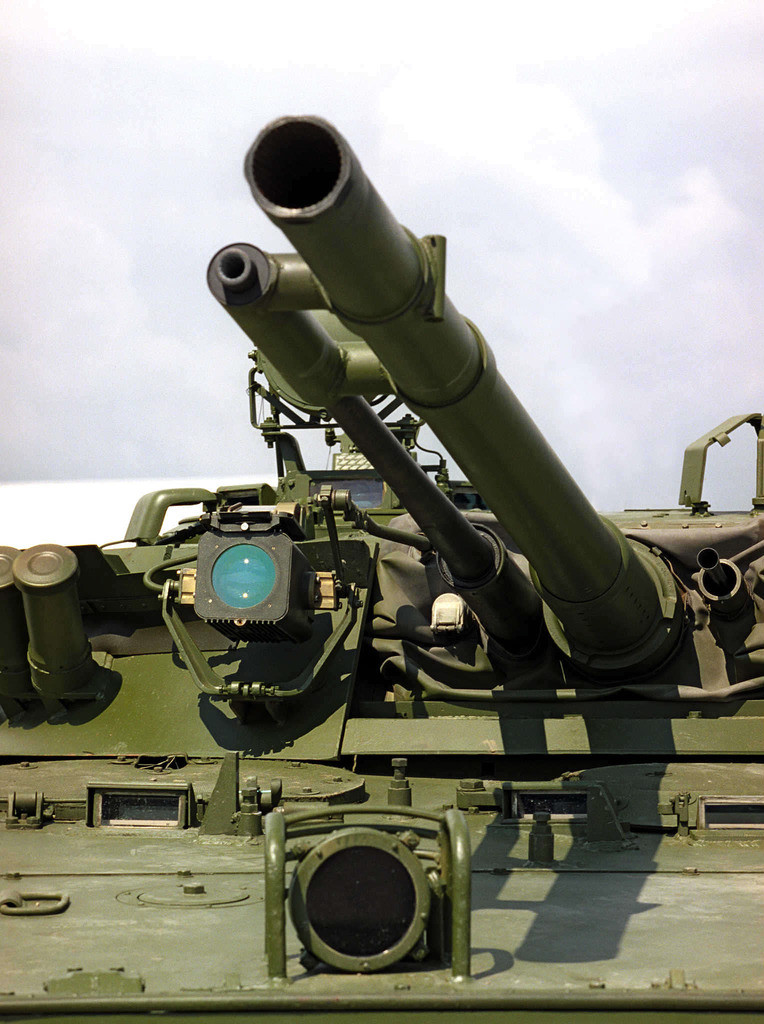 Dù được đánh giá là tiên tiến, tuy nhiên Mỹ vẫn được coi là “chậm chân” trong việc phát triển hệ thống hỏa lực hạng nặng cho xe chiến đấu bộ binh. Bởi từ khoảng hai chục năm nay, Nga đã đưa vào trang bị rộng rãi hỏa lực pháo 100mm cho xe chiến đấu bộ binh. Trong khi đó… Nguồn ảnh: wikipedia