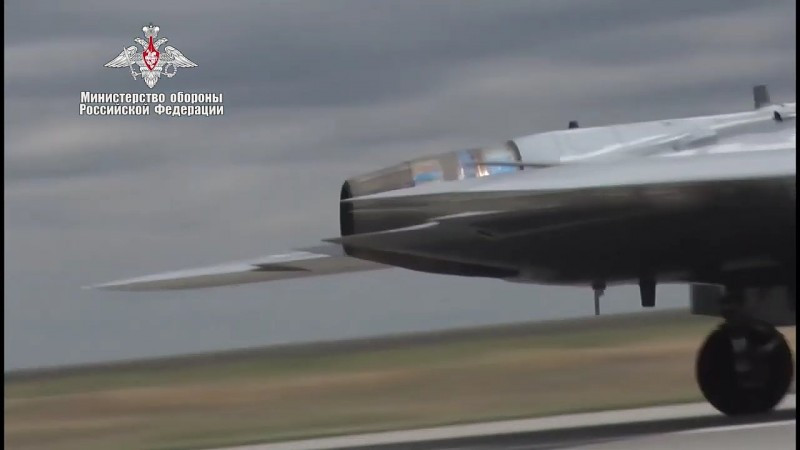 Mặc dù còn rất nhiều thử thách phía trước trong quá trình thử nghiệm nhưng chuyến bay đầu tiên thành công tạo nên tàng vững chắc rằng dự án S-70 có thể đi tới cuối cùng. Ảnh: Bộ Quốc phòng Nga