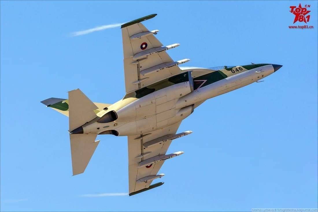 Hiện chưa rõ Yak-130 sẽ được sử dụng như thế nào trong Không quân Lào, tuy vậy nhìn từ tính năng phi cơ có thể thấy nó được dùng với cả hai vai trò huấn luyện phi công (phục vụ cho việc mua tiêm kích phản lực sau này) và cả vai trò tuần tiễu chiến đấu. Nguồn ảnh: top81.cn
