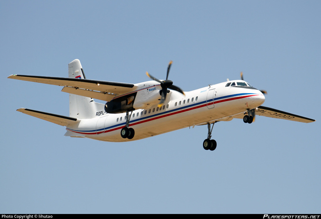 Loại này được sử dụng không chỉ cho vai trò vận tải hàng hóa mà phục vụ các chuyến công tác cán bộ quân đội khi cần. Vì đây cũng là máy bay vận tải có tầm bay xa nhất của Lào, 1.400km. Nguồn ảnh: Airliners.net